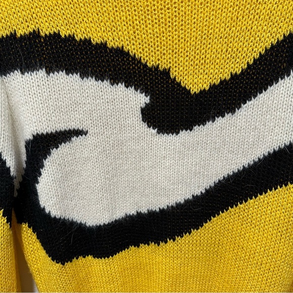 Maurada Vintage Abstract Sweater - Picture 2 of 8